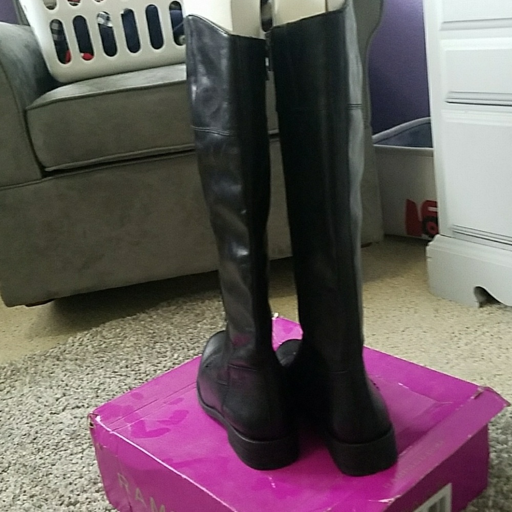 Boots - Picture 3 of 4